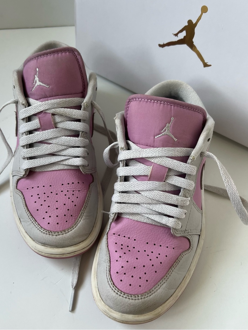 Nike Low Top Sneakers in Orchid and Neutral Grey